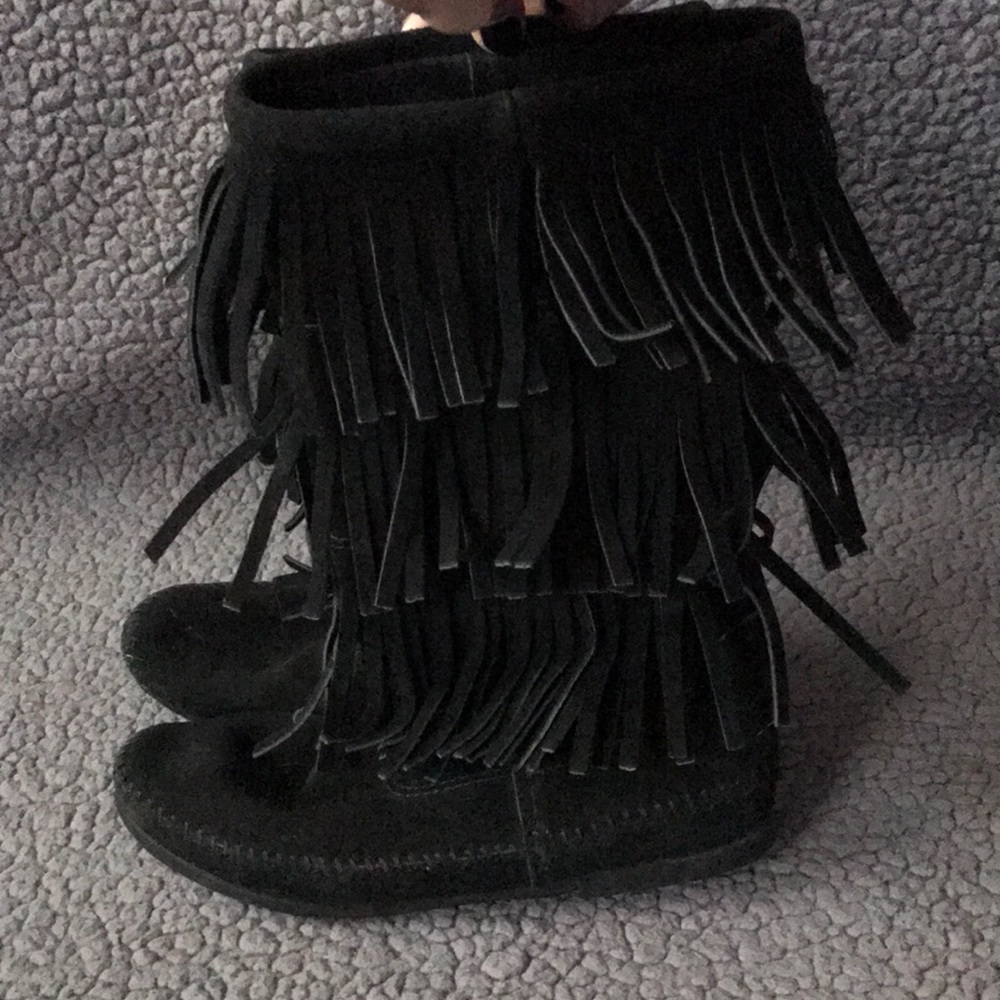 Minnetonka black fringe boots